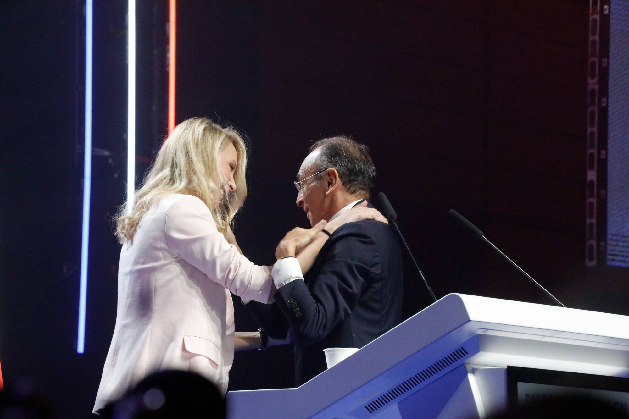 Législatives: Eric Zemmour annonce l'exclusion de Marion Maréchal de Reconquête