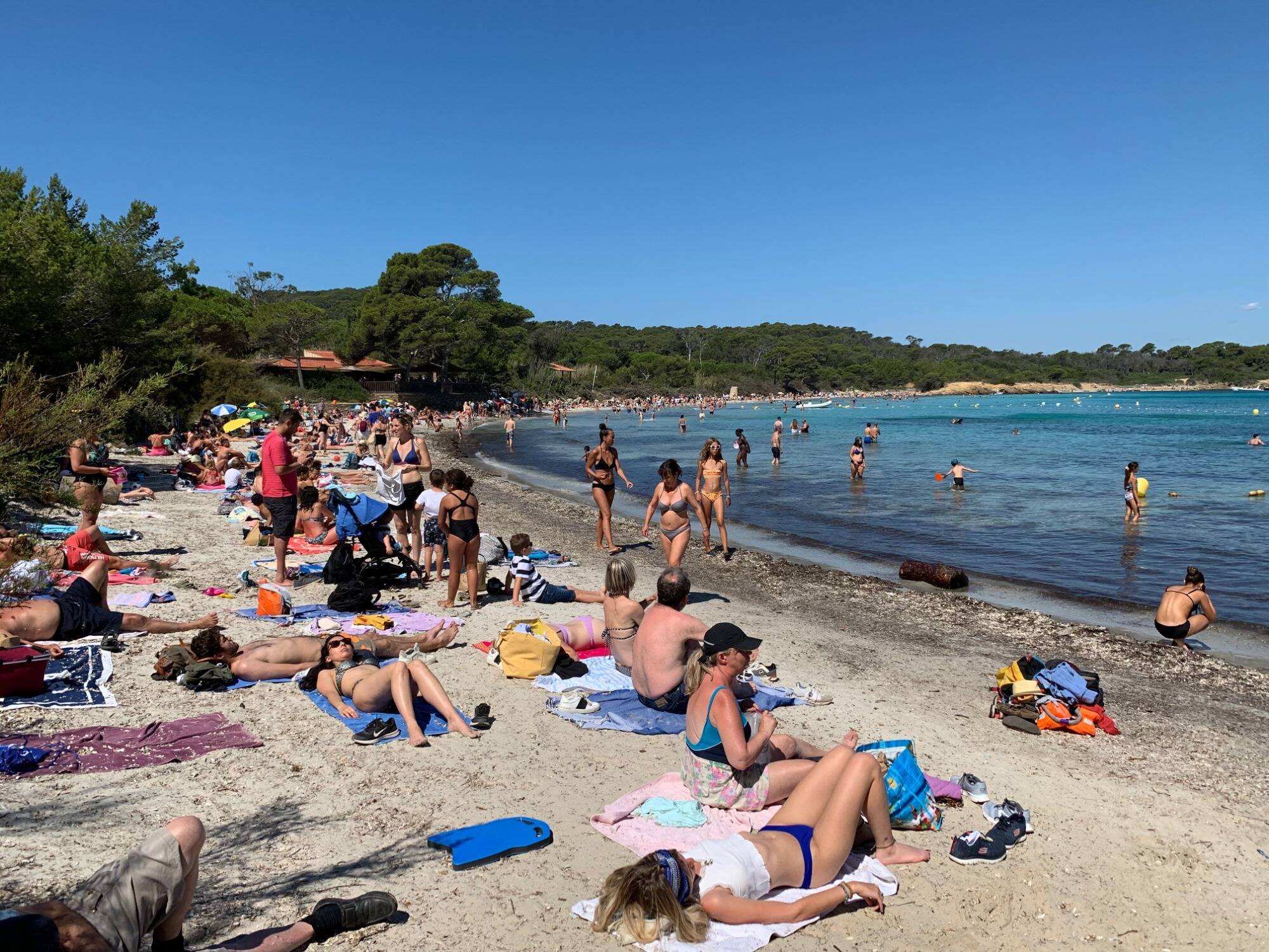 Que faire si l'on est victime ou témoin d'une agression ou de harcèlement sexuel à la plage? Les conseils de l'association "Nous Toutes"