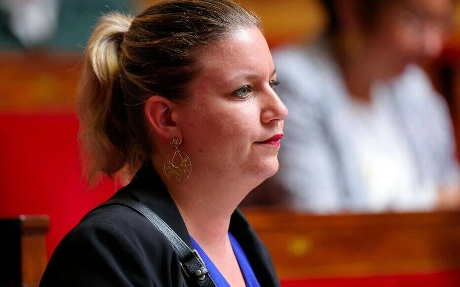 Chute du gouvernement: les députés LFI déposent une motion de destitution contre Emmanuel Macron