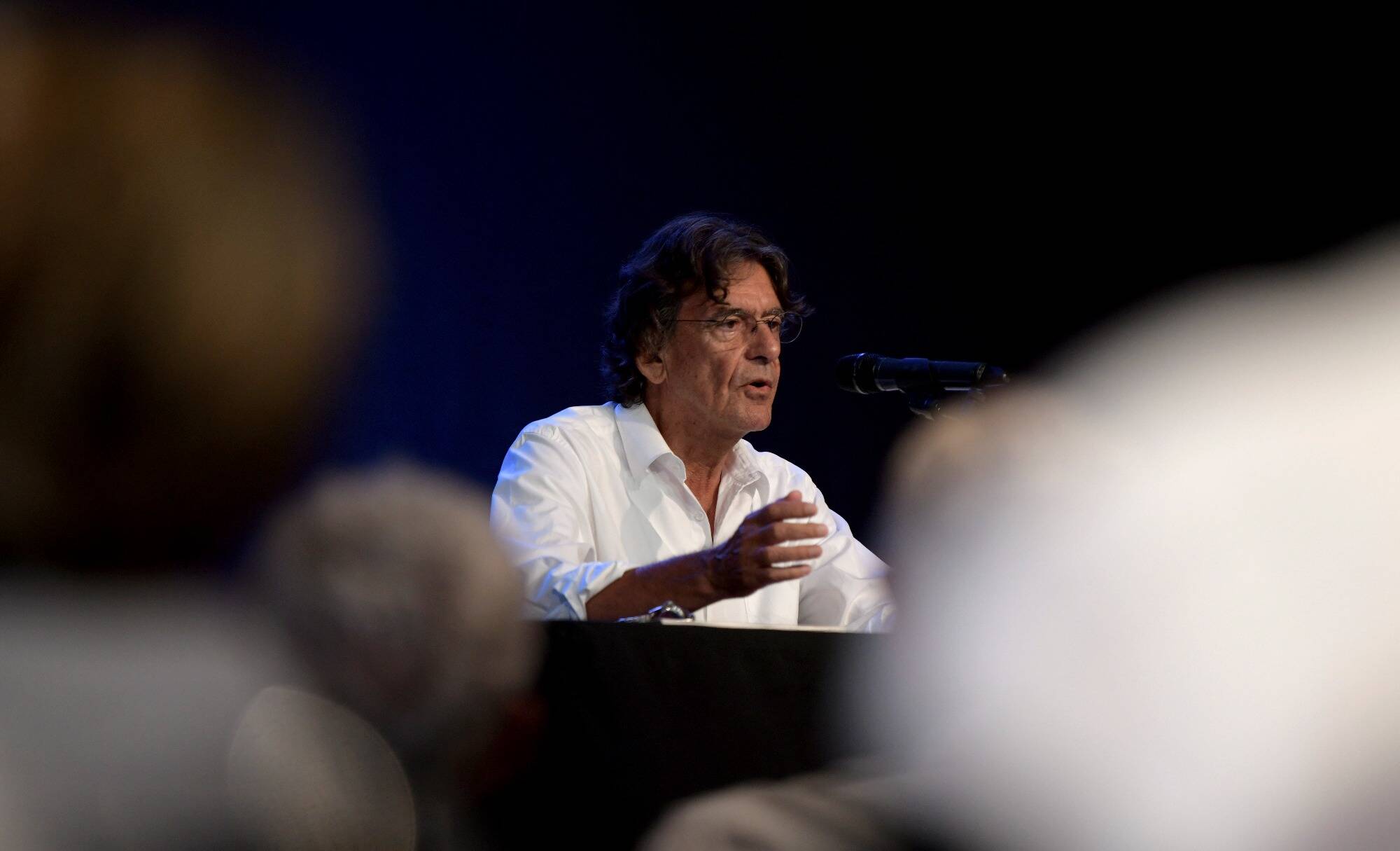 "Les oeuvres expriment les mêmes idées que la philosophie": retour sur la conférence sur l'art de Luc Ferry à Saint-Tropez": retour sur la conférence sur l'art de Luc Ferry à Saint-Tropez