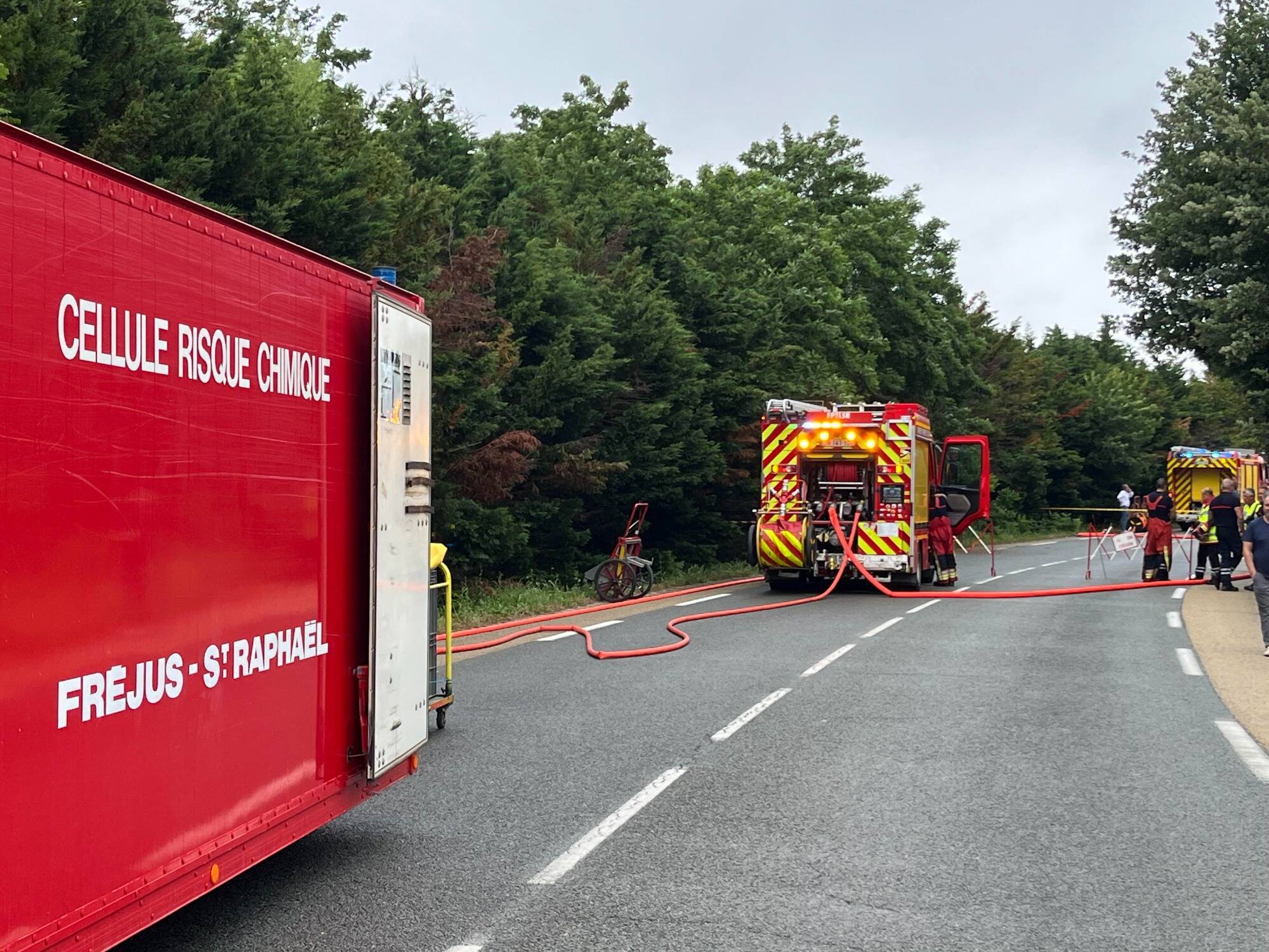 Un poids lourd se renverse à Grimaud, la circulation fortement perturbée