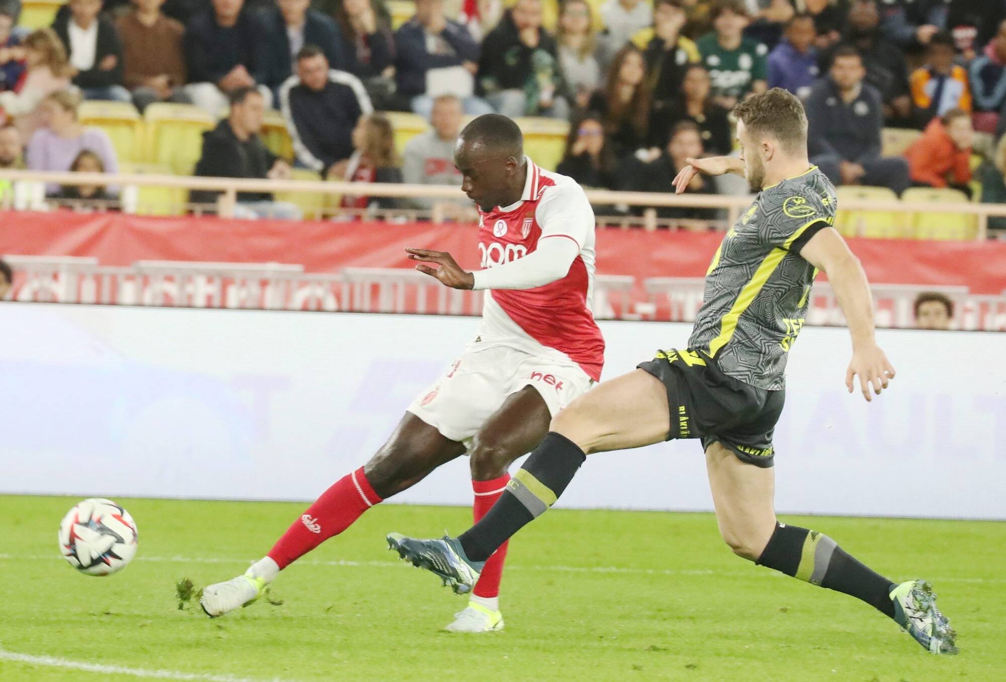 "On se concentre sur la deuxième place, la plus proche": le Monégasque Jordan Teze se livre avant le déplacement à Nantes