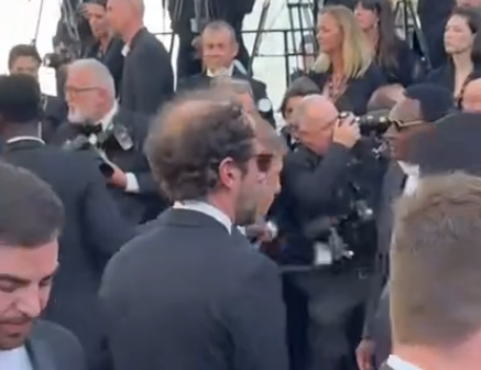 "One more time": cela fait deux fois en quelques jours qu'un ex-Daft Punk monte en vitesse les marches au Festival de Cannes... et presque personne ne l'a reconnu