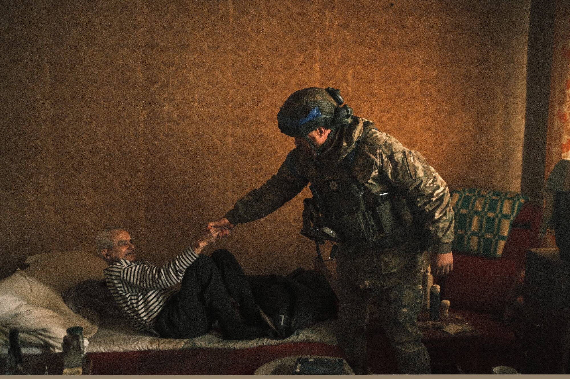 Zelensky annule tous ses déplacements, nouvelle aide américaine, la Russie continue d'avancer... le récap' des dernières infos sur la guerre en Ukraine