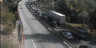 Le trafic fortement ralenti sur l'A8 dans le sens France-Italie: l'entrée de Roquebrune momentanément interdit
