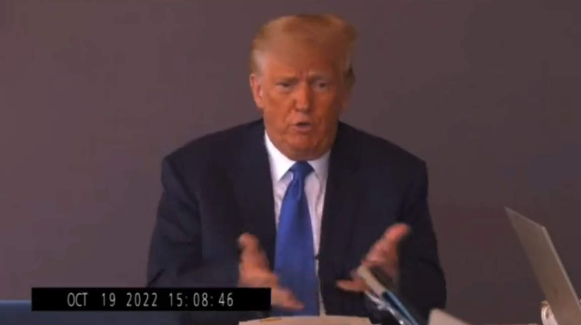 À New York, le juge condamne Trump à des amendes pour outrage et menace de l'incarcérer