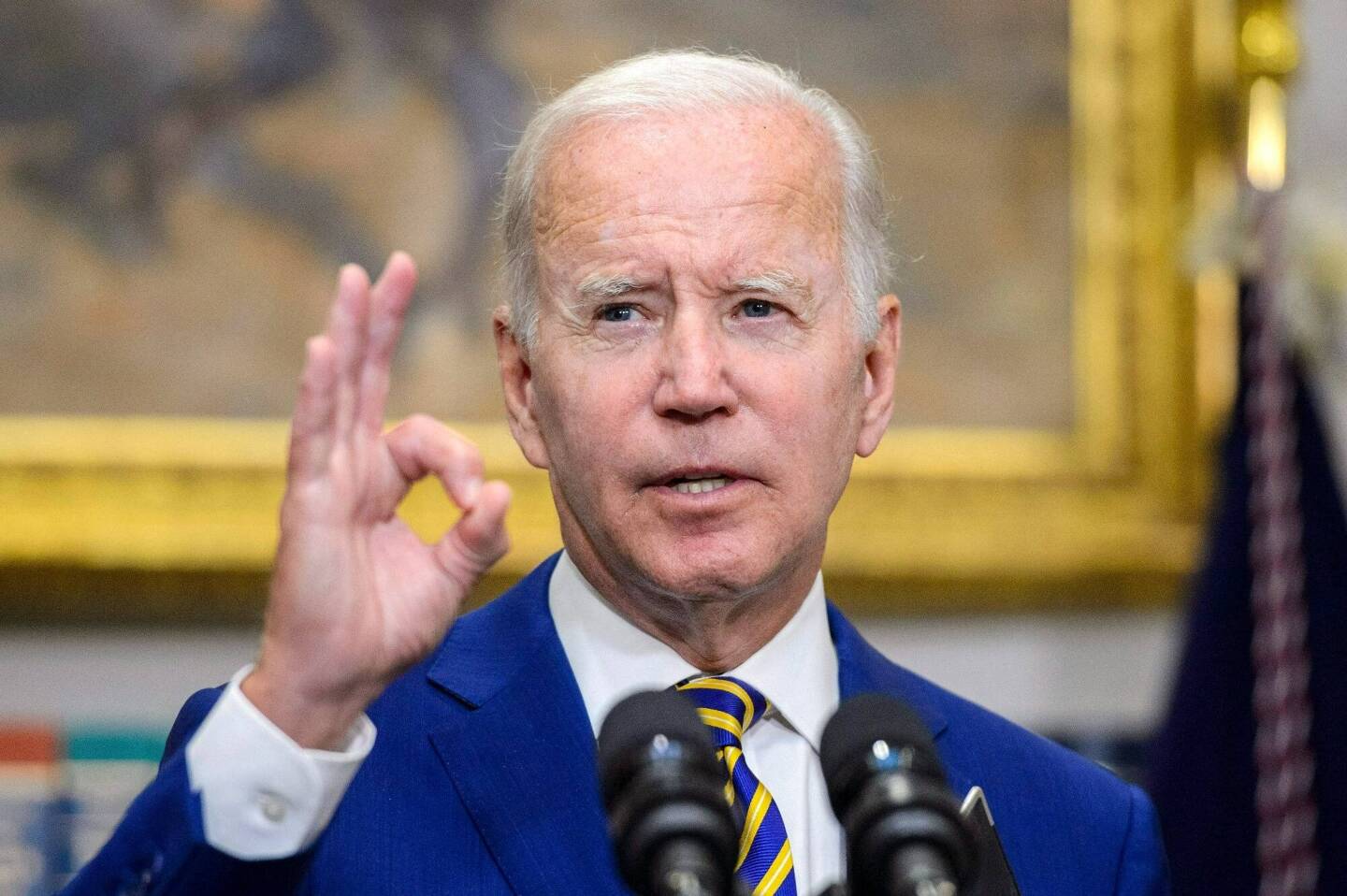 Entre autodérision et taquineries à l'encontre des médias, Joe Biden, 81 ans, a pris la parole pour railler son rival républicain, 77 ans, expliquant que "l'âge est la seule chose que nous avons en commun".
