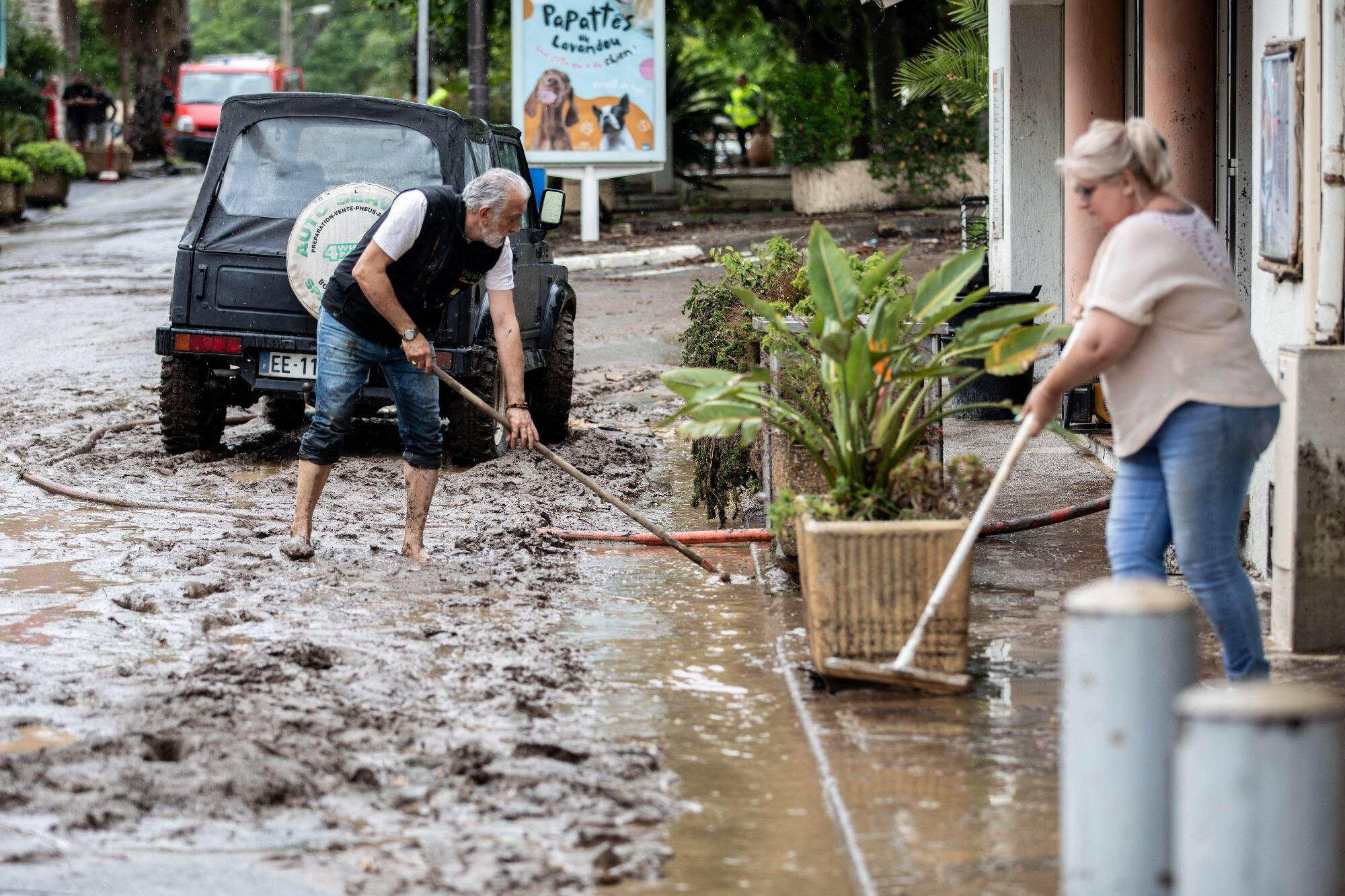 Intempéries mortelles dans le Var: les systèmes de prévention et d'alerte à la population ont-ils bien fonctionné mardi dans le département?