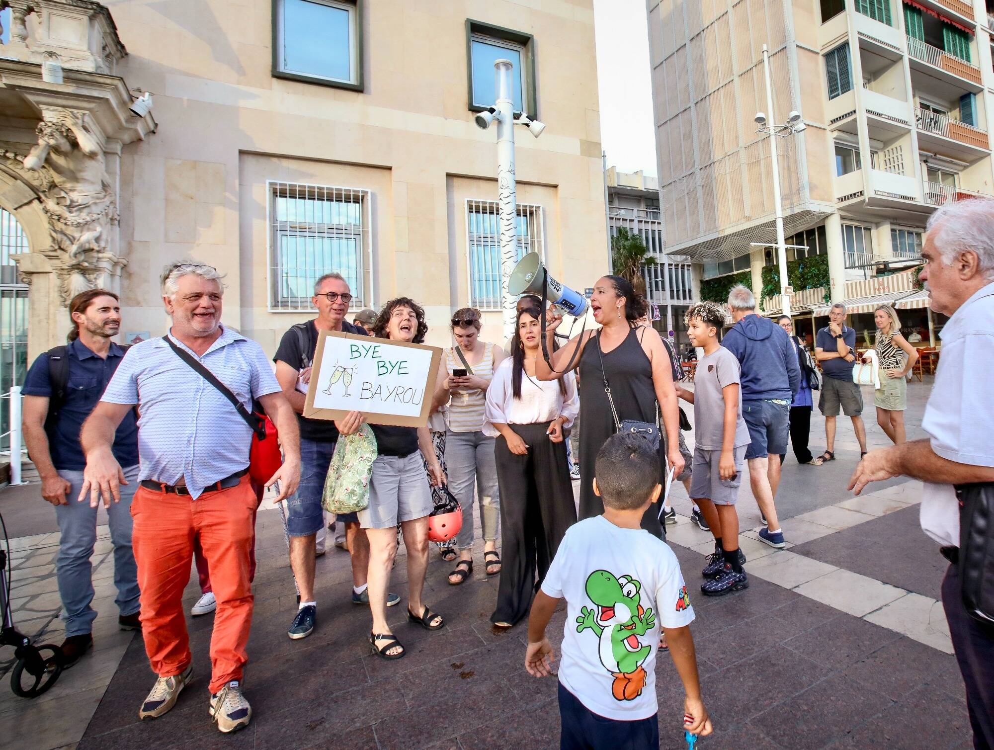 "Nos vies deviennent de plus en plus compliquées": après la chute du gouvernement, la manifestation de mercredi s'organise à Toulon