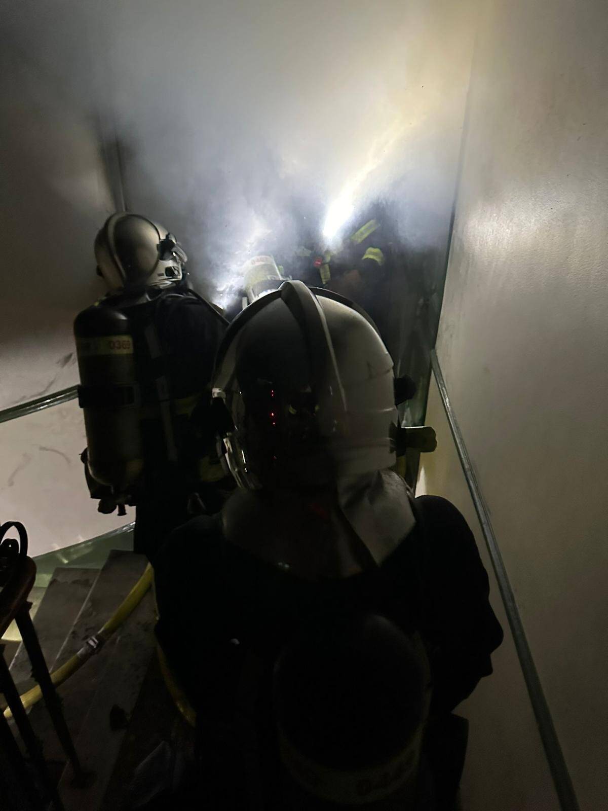 Violent feu d'appartement dans un immeuble du centre de Nice, au moins trois blessés dont deux pompiers