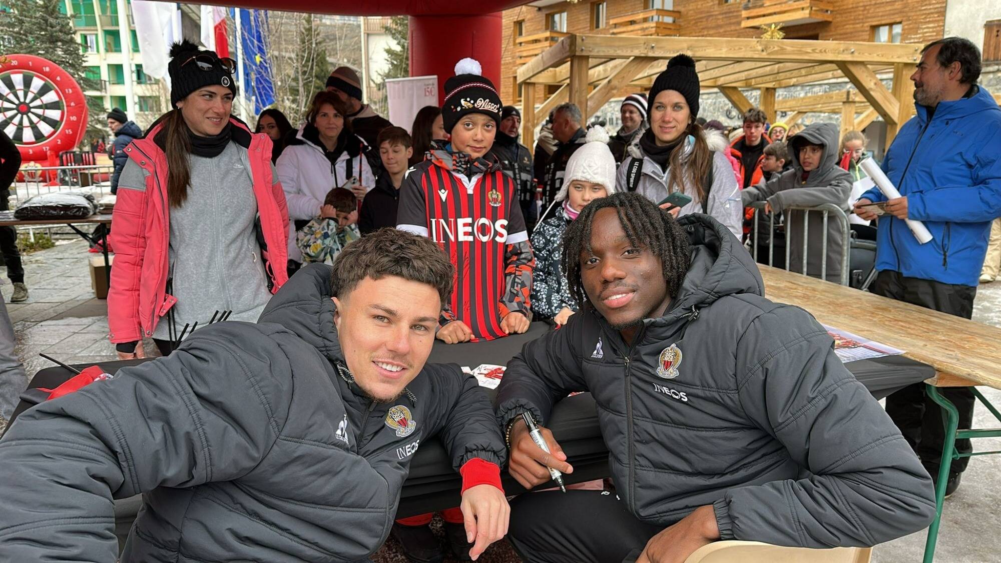 "Partout sur le territoire, les gens sont derrière nous". Succès du Village OGC Nice à Valberg