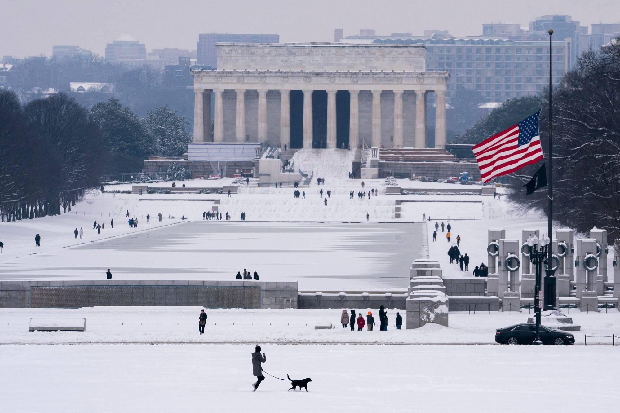 Cinq morts et des températures glaciales allant jusqu'à -18 degrés... Aux Etats-Unis, la première tempête hivernale a balayé le pays