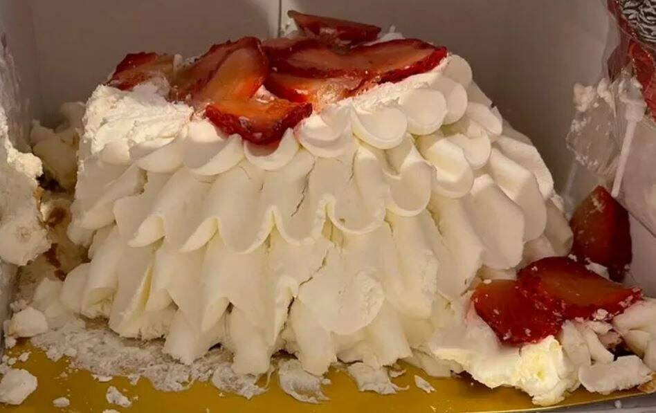 Au Japon, les gâteaux de Noël déformés d'un grand magasin virent au scandale national