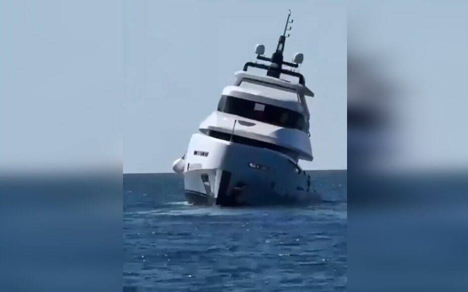 Un yacht de luxe à un million de dollars coule seulement 15 minutes après son inauguration
