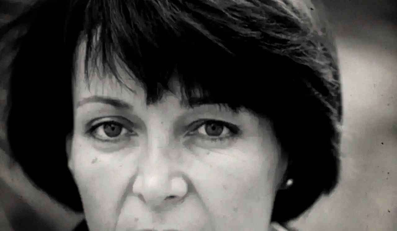 Il y a 30 ans, Yann Piat était assassinée dans le Var: portrait d'une députée (très) seule, en haut à droite