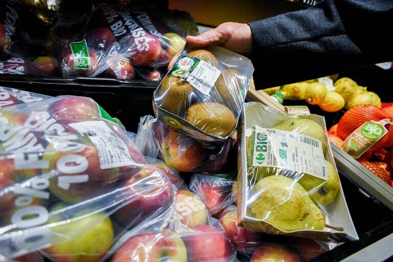 Interdiction des emballages plastiques pour les fruits et légumes: tout est à refaire