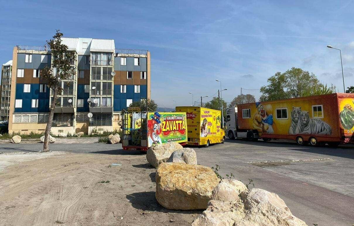 Le cirque Zavatta a quitté Saint-Laurent-du-Var, le convoi débarque dans une nouvelle commune des Alpes-Maritimes