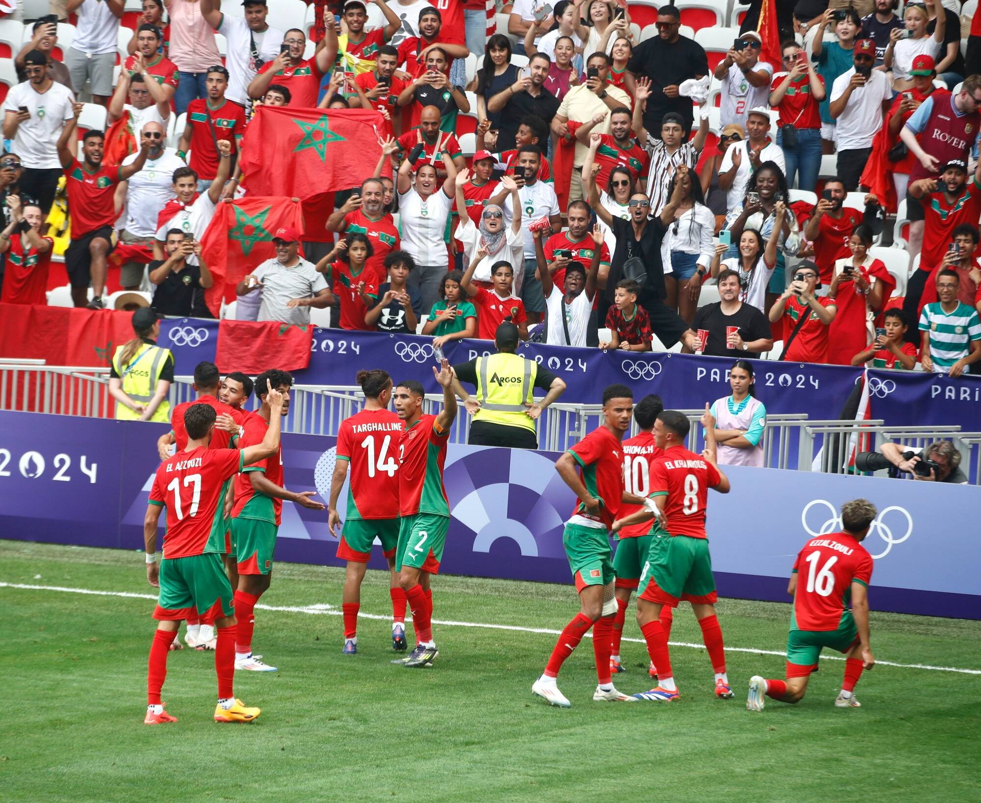 Trois buts, une ambiance survoltée mais bon enfant... On vous fait revivre le match des JO Maroc - Irak à Nice
