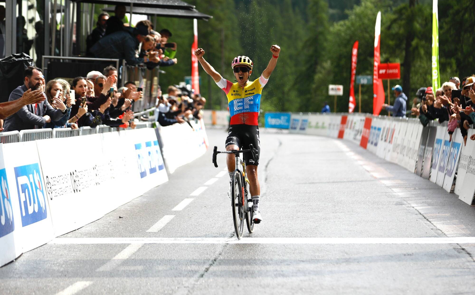 Richard Carapaz remporte la troisième édition de la Mercan'Tour Classic