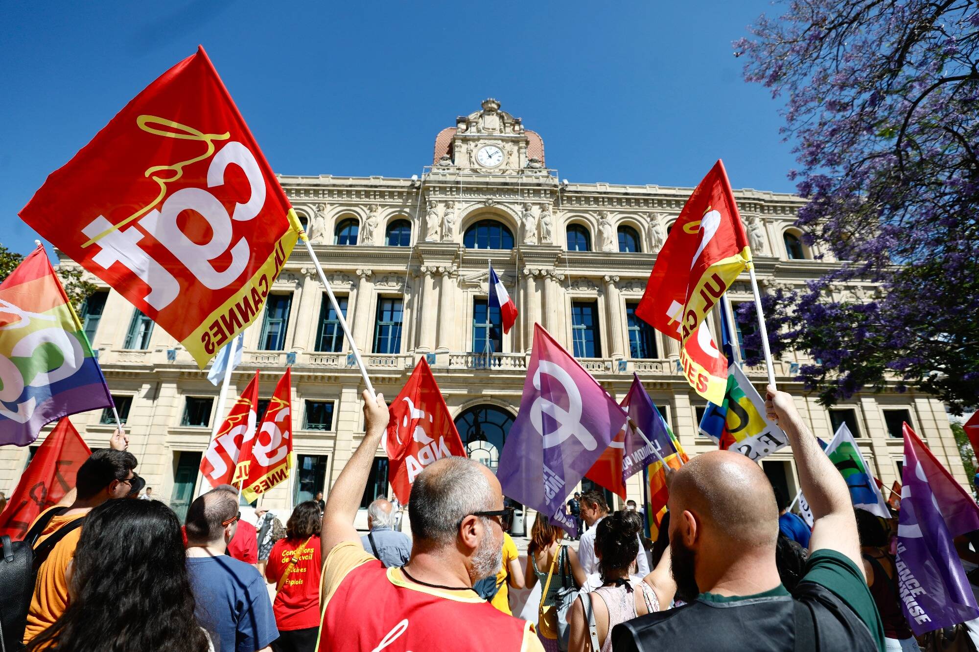 "Le Nouveau Front populaire est la seule alternative": une centaine de personnes défilent "contre l'extrême droite et la Macronie" ce samedi à Cannes
