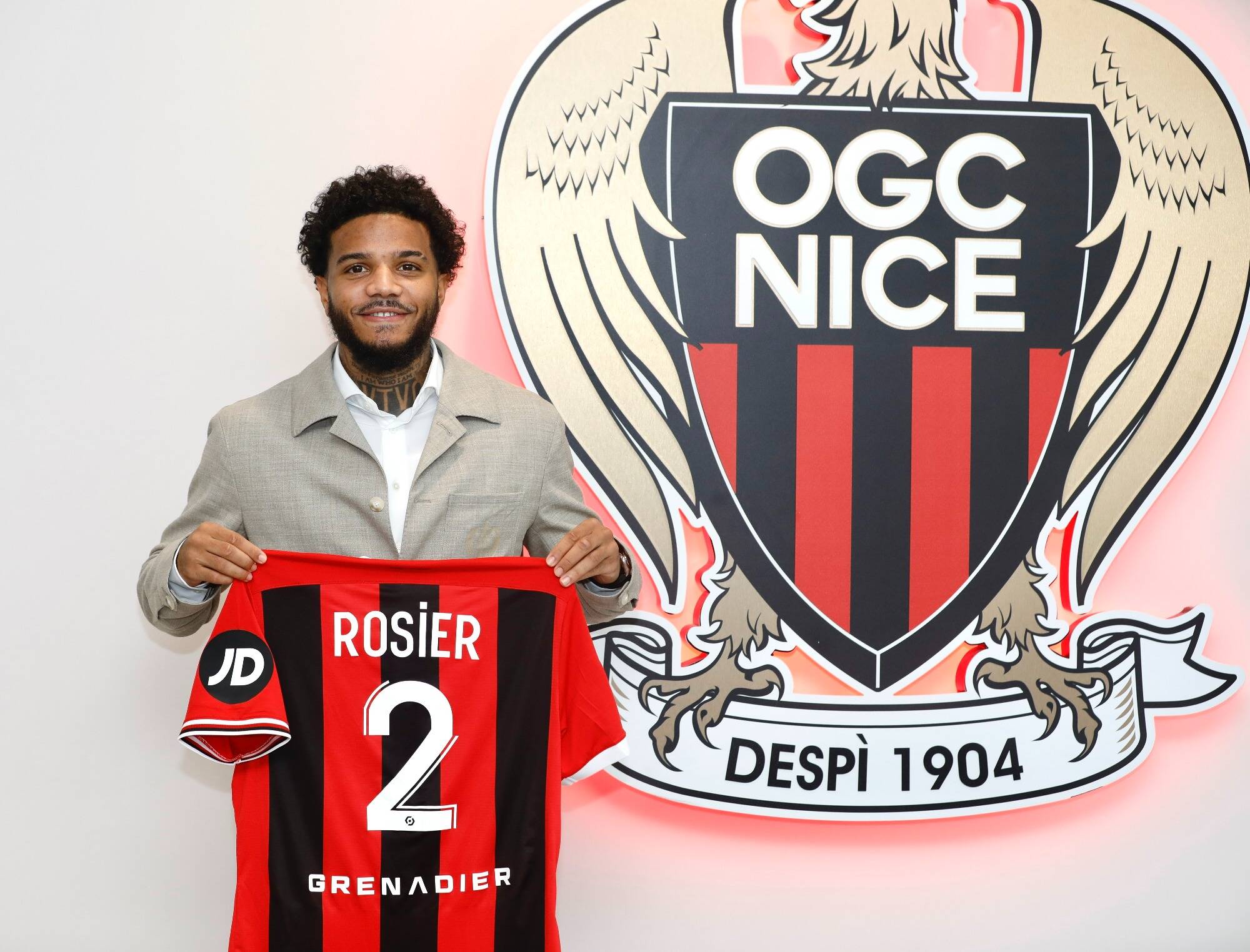 "Une alchimie très rapide". Les premiers mots de la recrue Valentin Rosier à l'OGC Nice