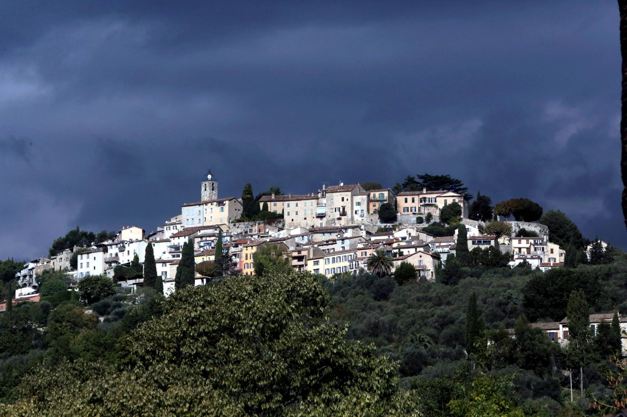 Cluster à l'école primaire de Châteauneuf, le maire demande sa fermeture au préfet