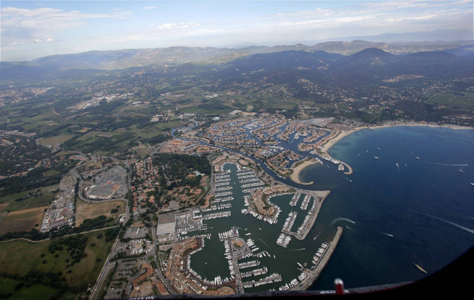 Canicule: des "niveaux jamais-vu" observés dans les Alpes-Maritimes et le Var, plusieurs records battus