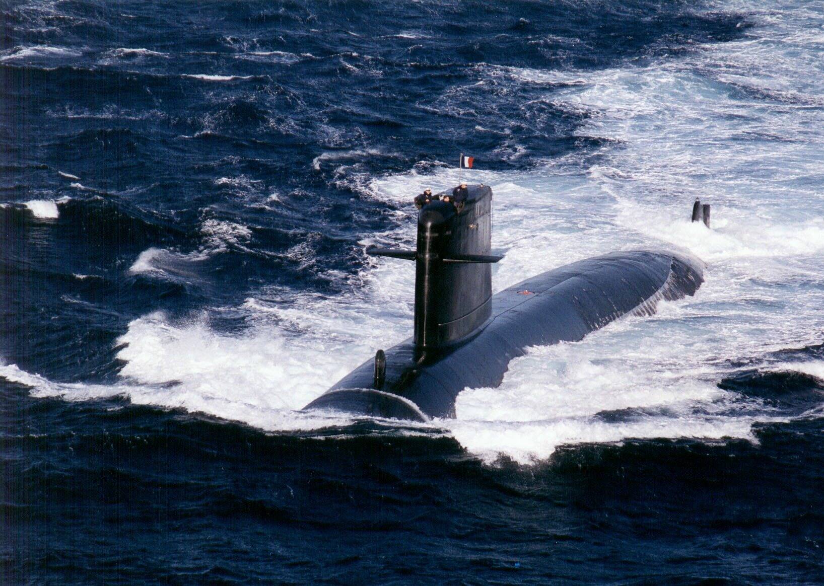 Pourquoi il n'y a "aucun risque nucléaire" après le nouvel incendie du sous-marin Perle à Toulon