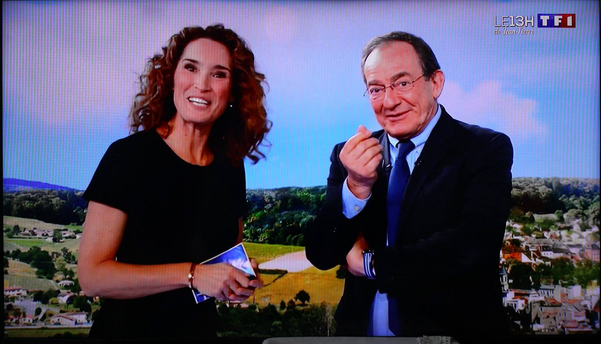 Disparition de Jean-Pierre Pernaut : "un roc, un visionnaire, un bâtisseur" pour Marie-Sophie Lacarrau qui l'a remplacé au JT de TF1