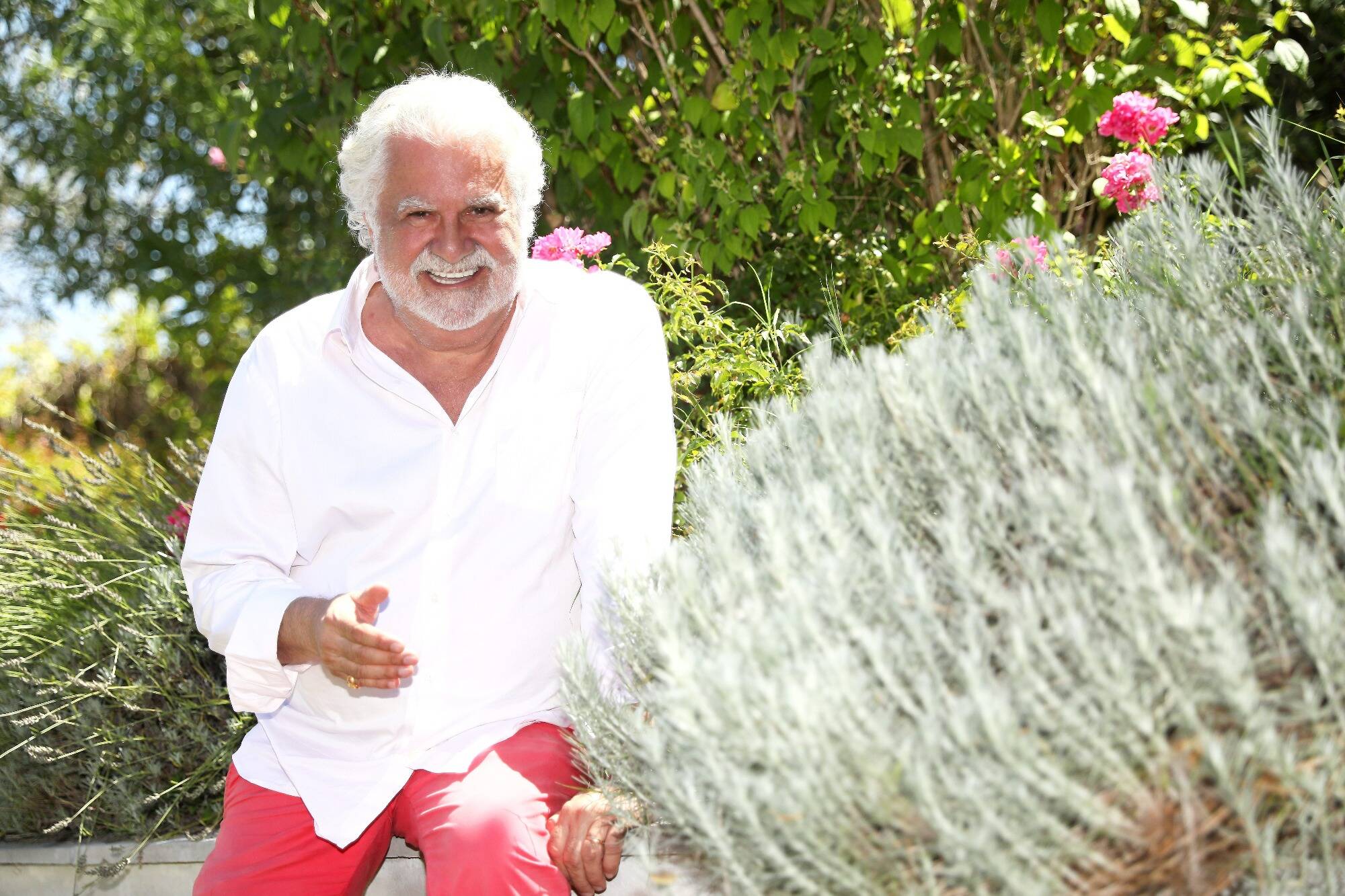 "Grâce au public, j'ai une vie incroyable": Roland Magdane se confie sur ses années américaines avant sa venue sur la Côte d'Azur