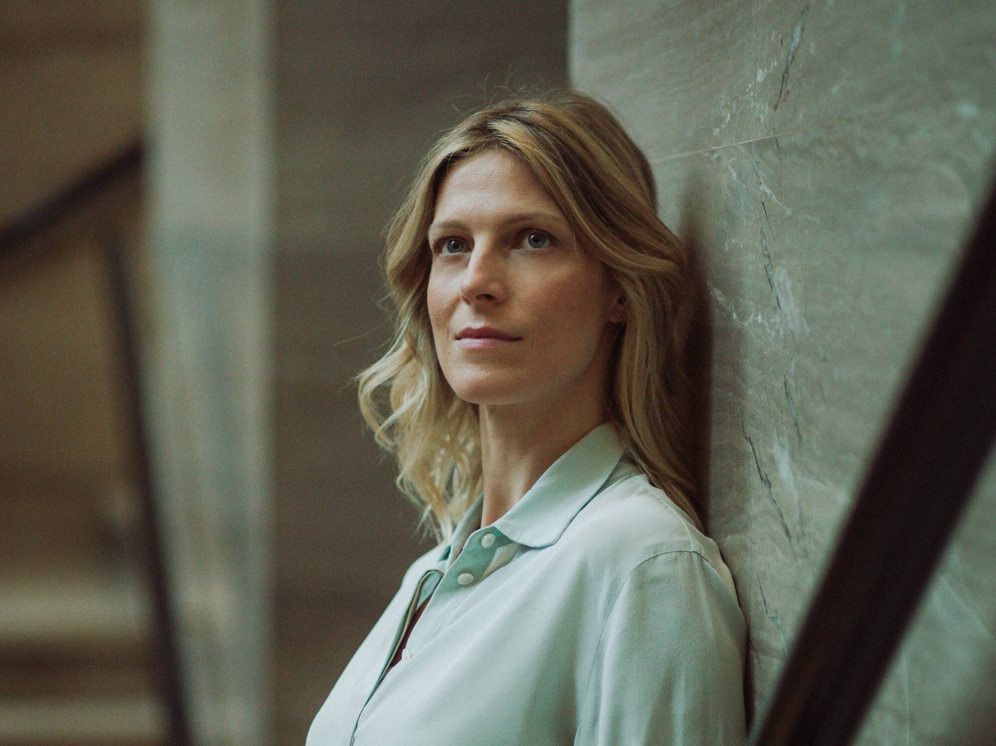 Alexia Barlier va vous donner envie de regarder la nouvelle saison de "Sophie Cross" qui démarre ce mardi sur France 2