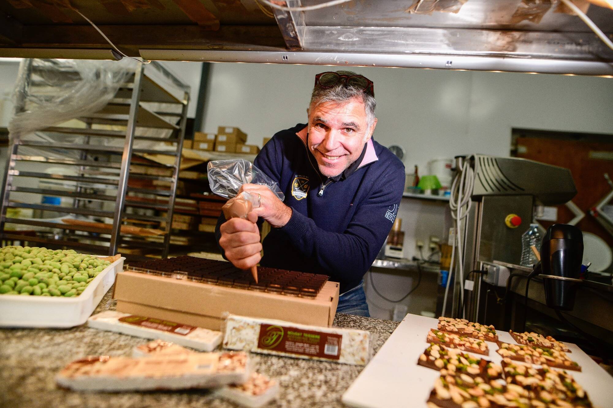 Du RCT à la pâtisserie... l'ancien rugbyman Patrice Teisseire met la main à la pâte à Solliès-Pont