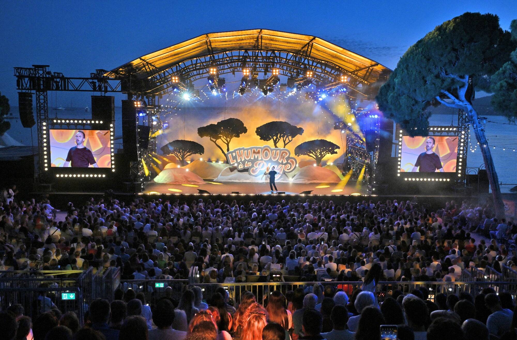 L'Humour à la plage: le festival de Kev Adams capté à Antibes diffusé ce vendredi 23 août sur TF1