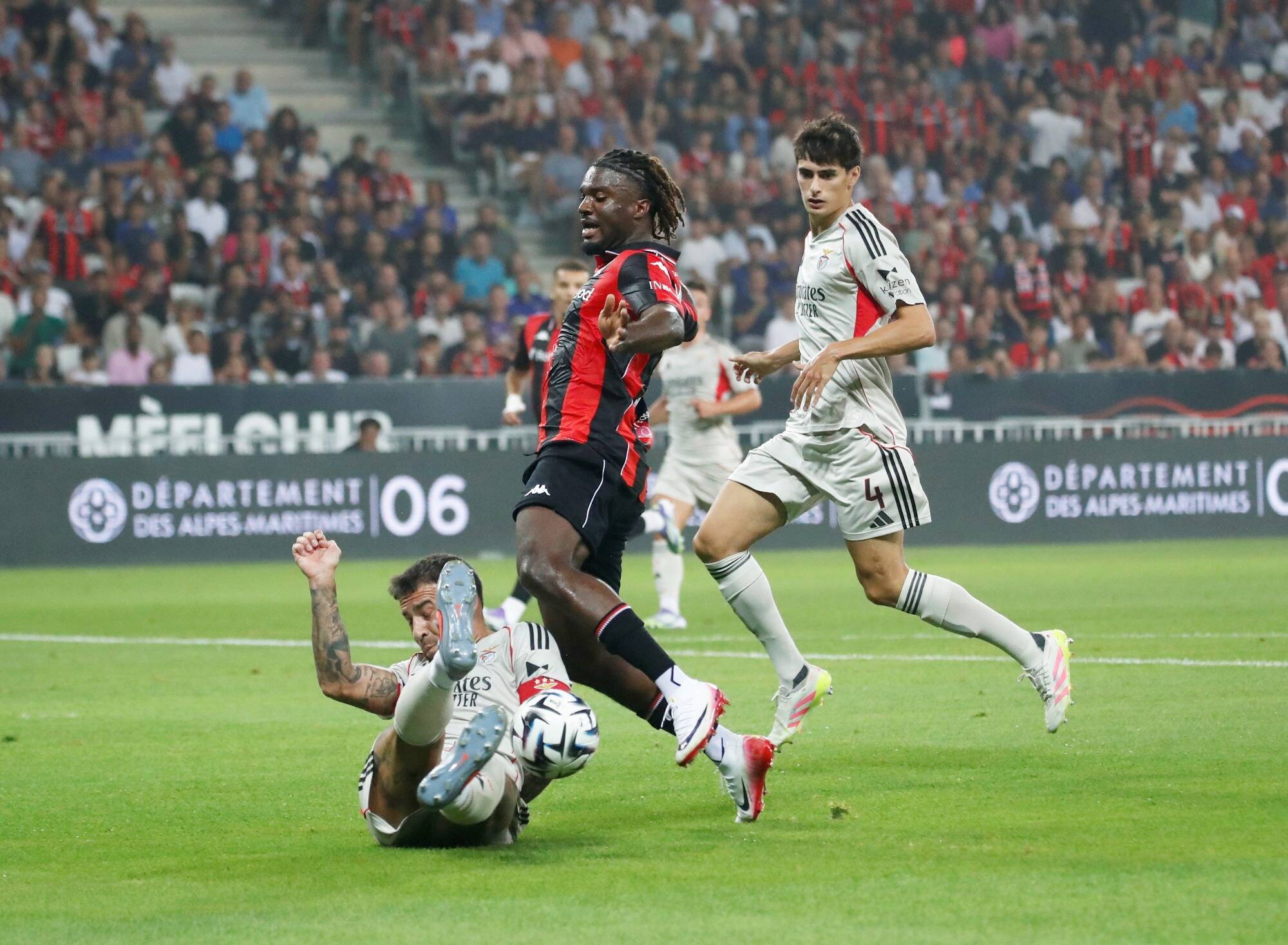 Ligue des champions: sur quelle chaîne regarder gratuitement Benfica-OGC Nice ce soir?