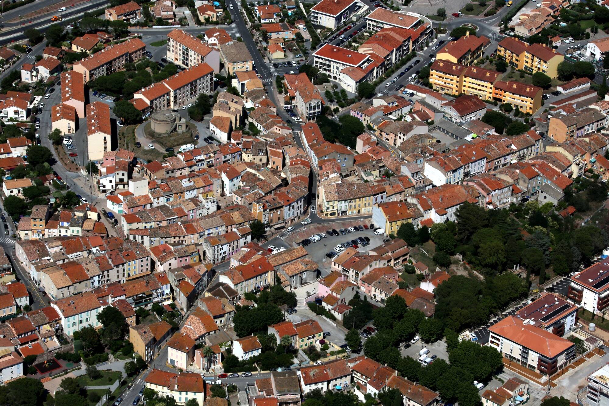 Un mort et un blessé, profil du suspect, enquête du Parquet national antiterroriste... les derniers développements du crime haineux qui a choqué le Var et la France entière