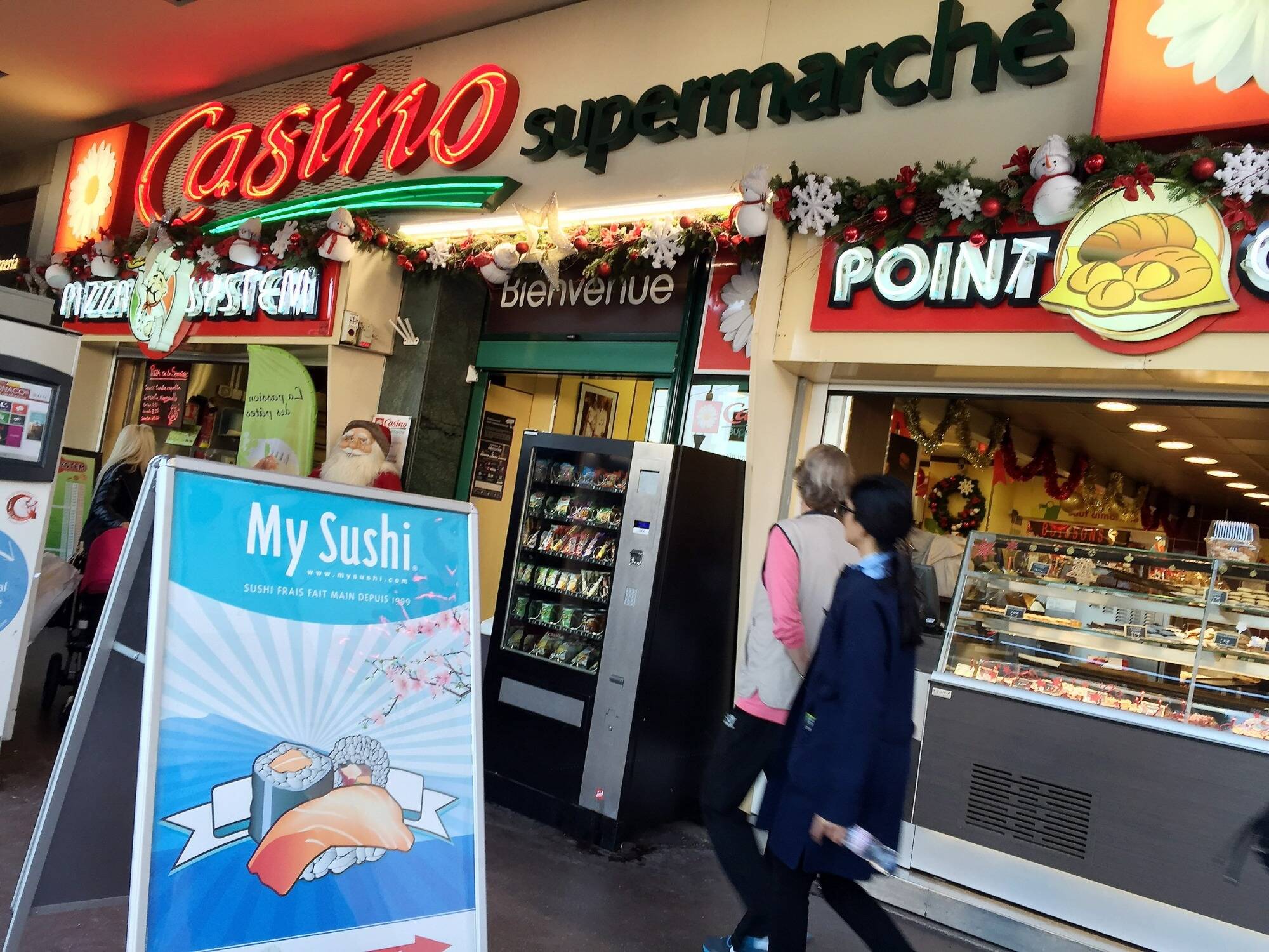 Quand deux voleurs dans un supermarché livrent d'étranges versions aux policiers venus les contrôler