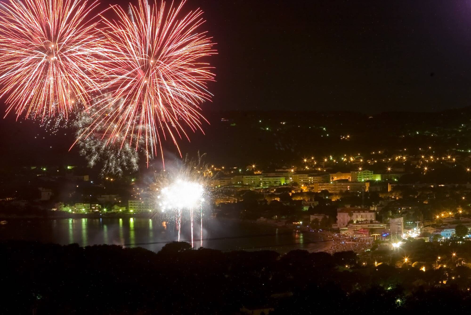 Célébration du 14 juillet: alcool, vente d'artifices, déplacements... On fait le point sur ce qui est autorisé et interdit dans les communes des Alpes-Maritimes