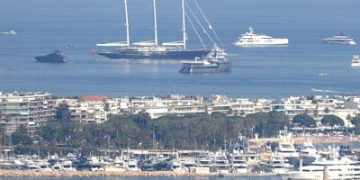 Le controversé yacht à 500 millions de dollars de Jeff Bezos de retour au mouillage sur la Côte d'Azur