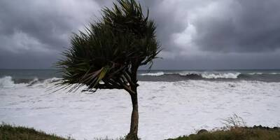 L'oeil du cyclone Belal fond sur La Réunion, confinement strict, des rafales de vent de 250 km/h attendues: l'île en alerte maximale