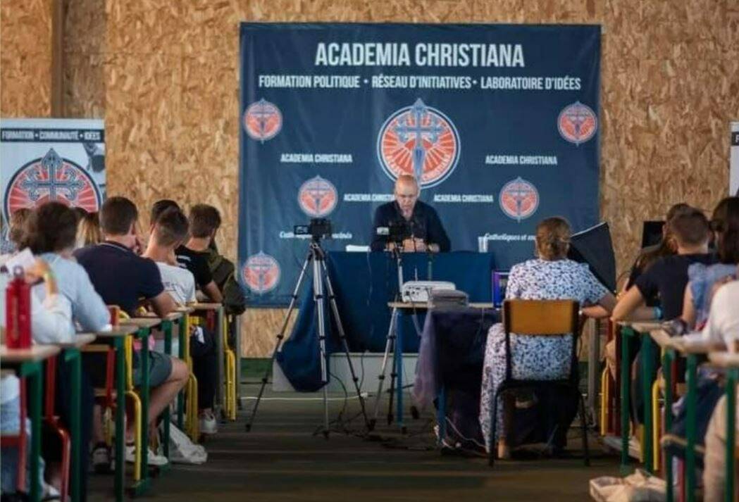 Gérald Darmanin annonce la dissolution d'Academia Christiana: quel est ce mouvement de catholiques traditionalistes d'extrême droite?
