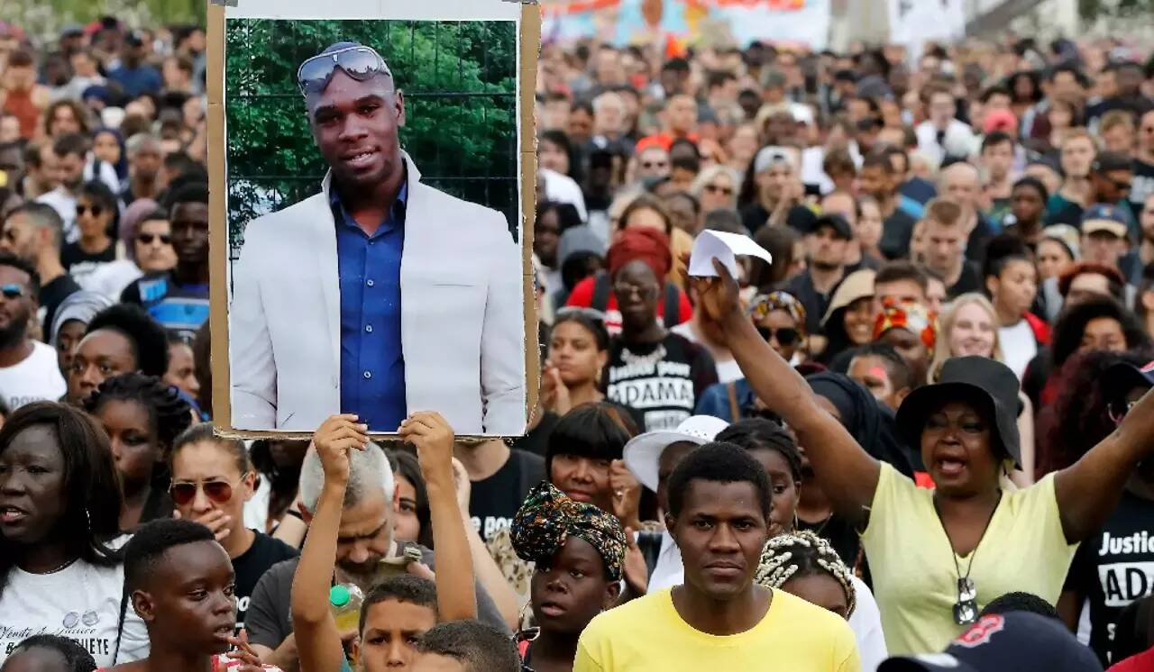 Rassemblement Adama Traoré : la majorité à l'Assemblée demande des sanctions contre les députés présents