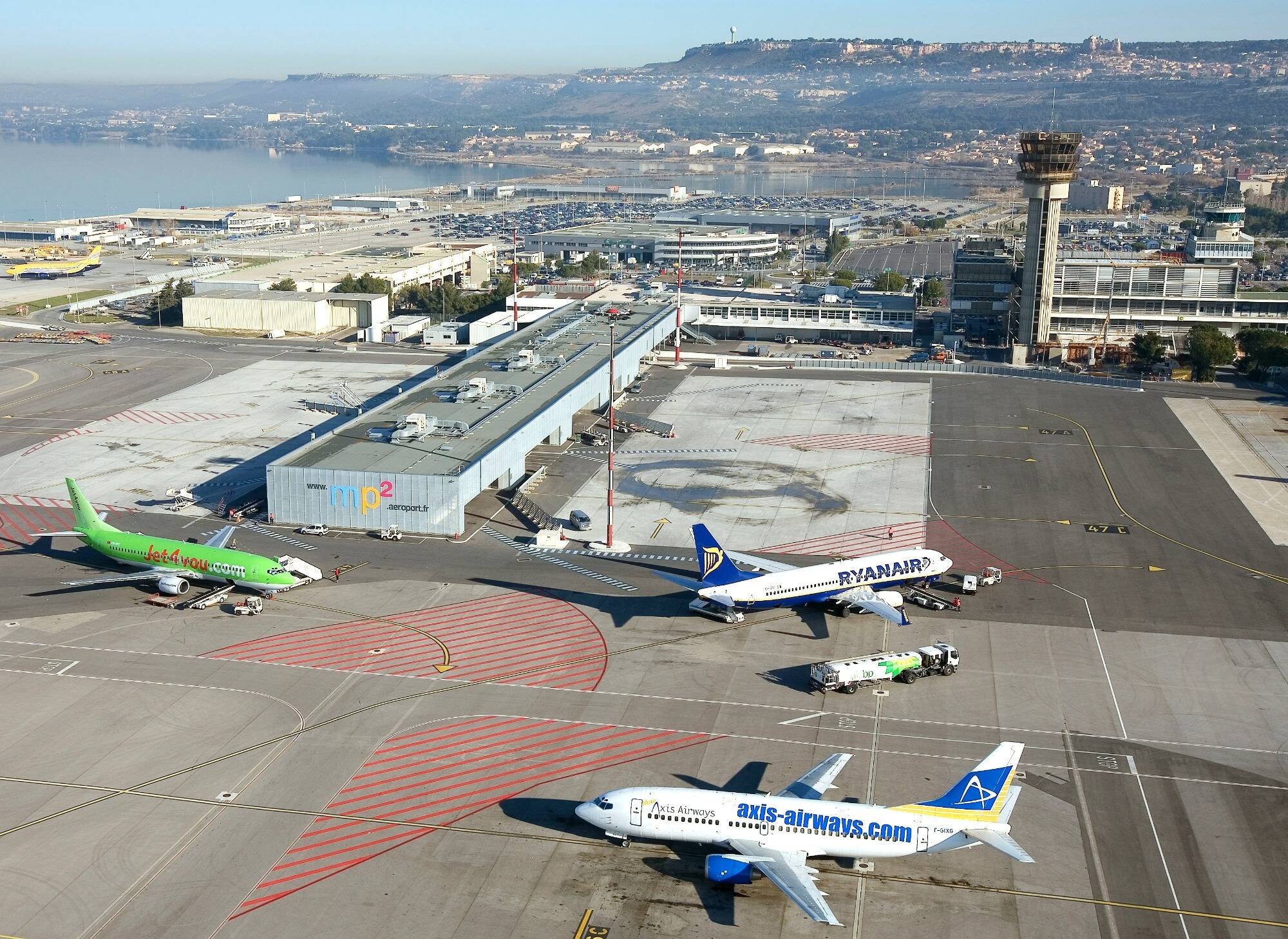 Déjà utilisé dans plusieurs aéroports français, le carburant d'aviation durable va bientôt débarquer à Marseille