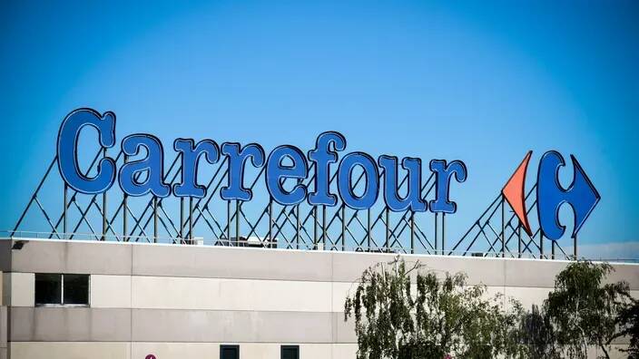 "Carrefour n'a pas adopté de limite maximale de mercure": le géant de la distribution attaqué sur son approvisionnement en thon