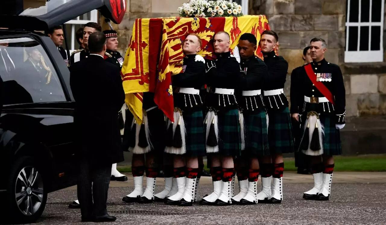 Qui est invité, ou pas, aux funérailles d'Elizabeth II? On fait le point