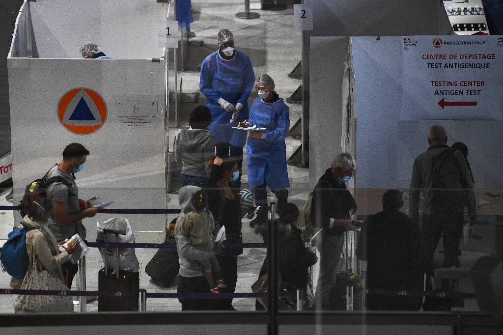 Covid-19: la France impose des tests de moins de 24 heures à l'entrée pour plusieurs pays européens