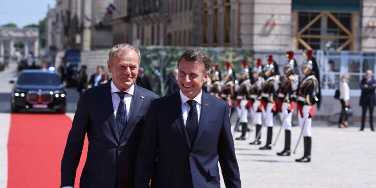 Macron et Tusk se jurent assistance mutuelle face à la Russie