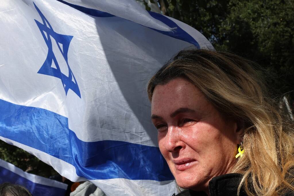 Le Premier ministre israélien Benjamin Netanyahu qualifie le Hamas de "monstre" après la remise des corps de quatre otages