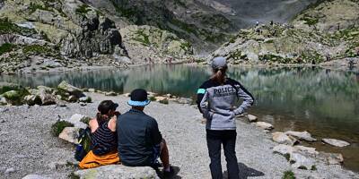 Dans les Alpes, le lac Blanc face au défi du surtourisme