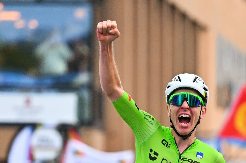 Tadej Pogacar champion du monde de cyclisme après un raid insensé