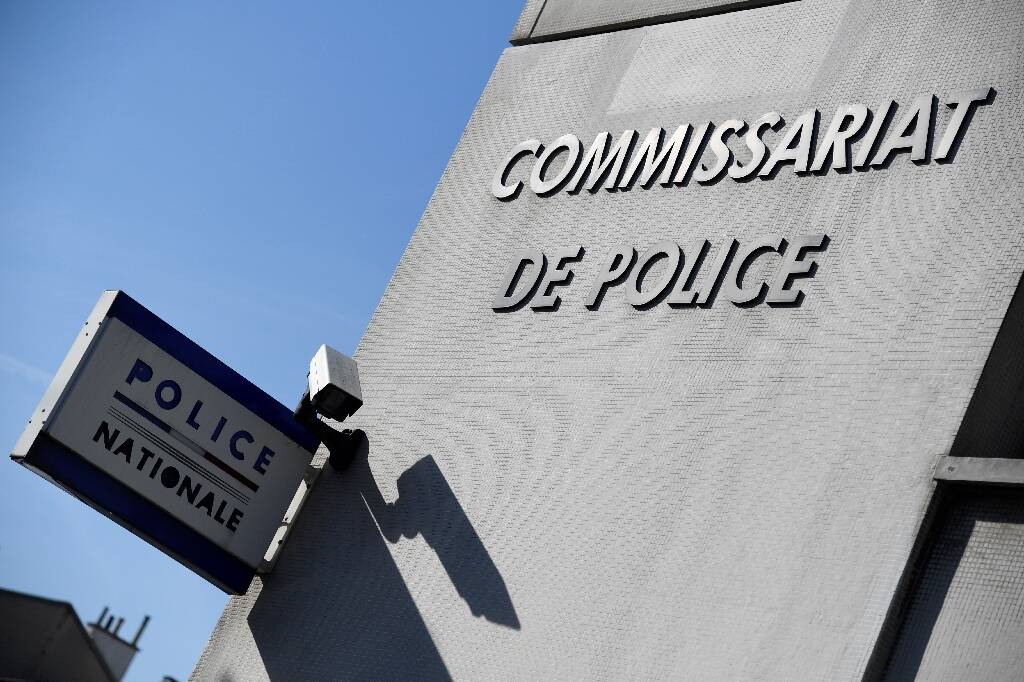 Femmes victimes de violences sexistes et sexuelles: une étude relève "des défaillances persistantes" dans l'accueil en commissariat et gendarmerie